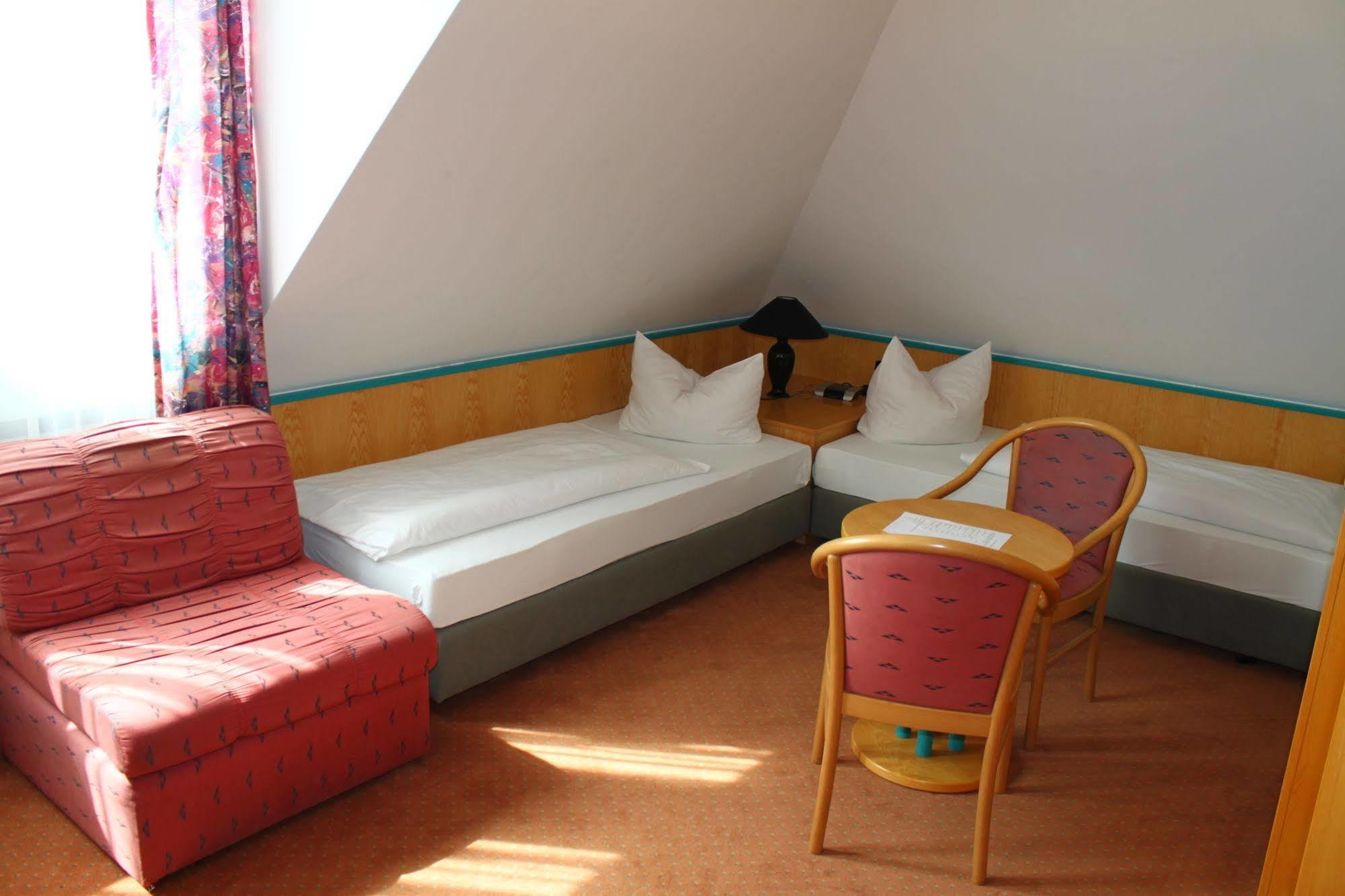 Hotel Alpha Нюрнберг Экстерьер фото